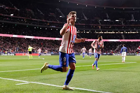 ثنائية سورلوث تقود أتلتيكو مدريد لإسقاط أوفييدو بالدوري الإسباني